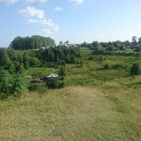 Частный сектор города. Слева - река Койва. Вид с Троицкого холма