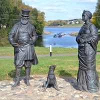Памятник горожанам и собаке Серко. Углич.