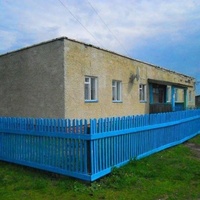 Здание бывшей школы Юрт-Уйска