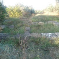 Греко-скифское многослойное городище "Чайка", основанное в IV в. до н.э., имело несколько этапов развития. Объект культурного наследия федерального значения