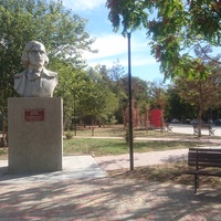Памятник Н.В. Гоголю в Курортном переулке.  Скульптор Петр Мовчун