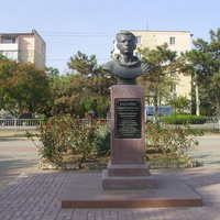 Памятник Ю.А. Гагарину на углу улицы Дёмышева и проспекта Победы