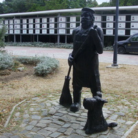 Скульптура "Дворник Степаныч" на улице Гоголя