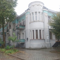 Бывший дом Нахшунова (архитектор А.Л. Генрих), постройки 1912 года на углу улиц Дувановской и Пушкина