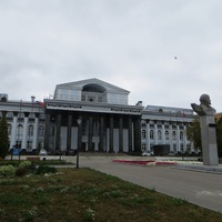 Памятник Ленину и культурный центр "Мотовилиха"