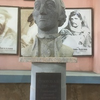 Музей мировой скульптуры, великих людей России, великих людей планеты в Шелковичном сквере. Суворов А.В.