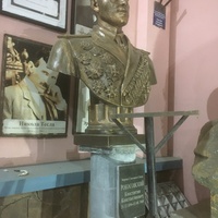 Музей мировой скульптуры, великих людей России, великих людей планеты в Шелковичном сквере. Рокосовский К.К.