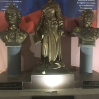 Музей мировой скульптуры, великих людей России, великих людей планеты в Шелковичном сквере. Екатерина II