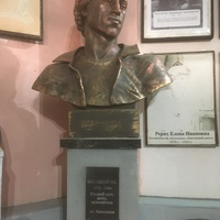 Музей мировой скульптуры, великих людей России, великих людей планеты в Шелковичном сквере. Высоцкий В.С.