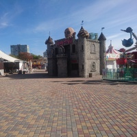 Парк развлечений «Авангард» на проспекте Ленина. Замок страха