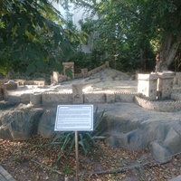 Парк «Крым в миниатюре» на территории старинной дачи "Альпийская Роза". Макет Генуэзской крепости в Судаке