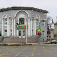 Здание бывшего книжного магазина "Современник" (год строительства 1954-й).