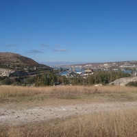 На Монастырской скале. Вид на Инкерманскую бухту и Зелёную горку за рекой Чёрной