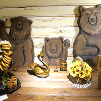 В Музее медведя на пр. Победы.