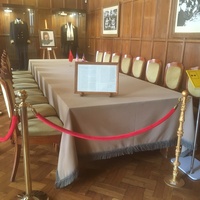 Ливадийский дворец. Парадная бильярдная. В дни Ялтинской конференции комната использовалась как столовая Рузвельта. 11 февраля 1945 года здесь были подписаны итоговые документы конференции.