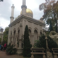 Старый парк. Дом Востока вобрал всю исламскую и восточную многоликость