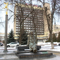 Памятник композитору Георгию Свиридову.