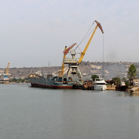 В морском порту.