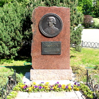 Памятник Андрею Болотову.