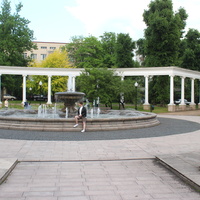 Фонтан в сквере Шиллера