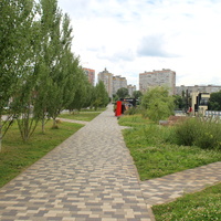 Центральная аллеят на Придаченской дамбе.