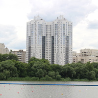 Левый берег города с острова Придаченская дамба.