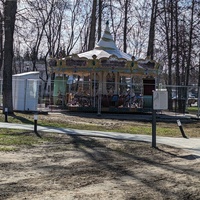 Карусель в парке