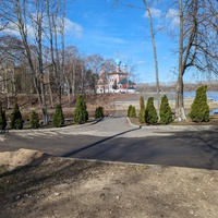 Вид на храм Димитрия на крови с другого берега