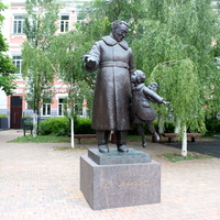 Памятник поэту Самуилу Маршаку.