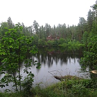 Озеро Мустоярви у Коневского скита