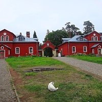 Келейные корпуса у Восточных ворот в Воскресенском скиту
