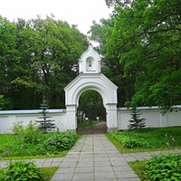 Восточные врата Всехсвятского скита.