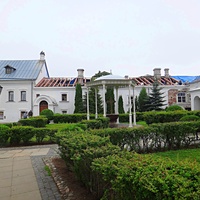 Святой источник у Спасо-Преображенского собора во дворе и внутреннем каре