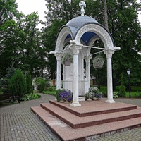 Киворий над Валаамской иконой у Летней гостиницы