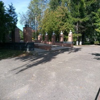 Аллея ул. Бахирева. Набережная.