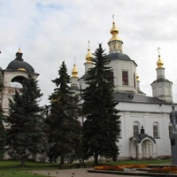 Успенский собор. Памятник С.И.Дежнёв.