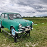 Памятник Москвичу