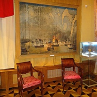 Музей-усадьба "Ботик Петра 1". Белый дворец. Экспозиция "В начале славных дел". Парадный зал о заслугах людей в создании музея и сохранения исторического наследия.