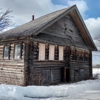 Заброшенный дом в д.Максимовская