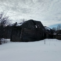 Разрушенный дом в д. Кузнечиха