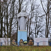Памятник погибшим землякам
