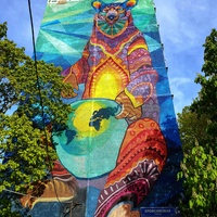 Мурал известного мексиканского художника Фарида Руэдэ ,написанный перед чемпионатом мира по футболу в России в 2018  году, на доме улица Профсоюзная 87/49.