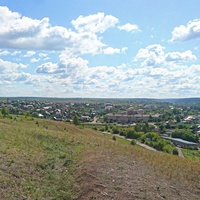 Село Филипповка. Вдали - деревня Беркутово. Вид с Ледяной горы.