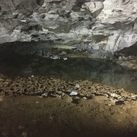 Кунгурская ледяная пещера. Подземное озеро.