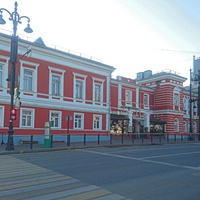 Российская академия живописи, ваяния и зодчества Ильи Глазунова (бывший губернский детский приют).