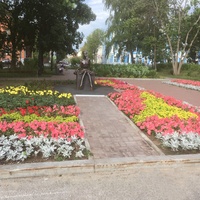 Скульптура "Пермский балет" в Театральном саду.