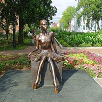 Скульптура "Пермский балет" в Театральном саду.