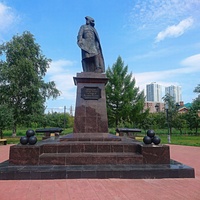 Памятник В.Н. Татищеву в одноимённом сквере. Установлен на 280-летие города в честь основателя города Перми Василия Никитича Татищева. Открыт 11 июня 2003 г. Автор: скульптор: А.А. Уральский; архитектор: С.И. Тарасов.