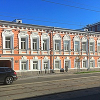 Департамент дорог и благоустройства администрации города на ул. Ленина, 25. Бывший доходно-деловой дом купца Л.Г. Каменского (сер. XIX в.).