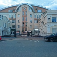 В центре - дом на у. Пермской, 63.